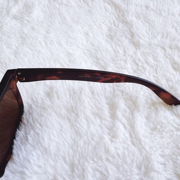 Lola Tortoise Brown Polycarbonate Sunglasses - Picture 4 of 13